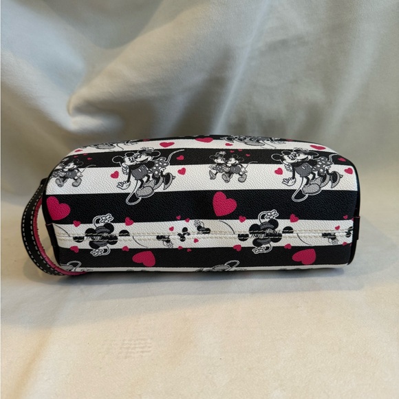 Dooney & Bourke Disney Sweethearts - 2014 Mickey and Minnie Small Barrel… - Picture 9 of 15